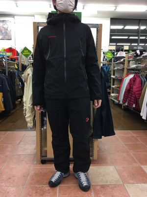 好日山荘 瑞穂店 : 【MAMMUT】上下セットのレインウェアが入荷